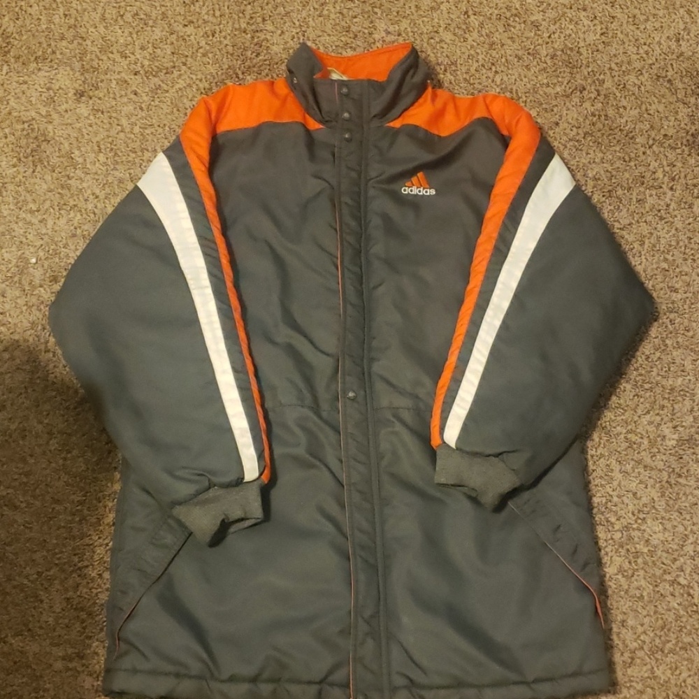 adidas vitange jacket size M